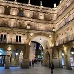 Apartamento Centro Historico Junto A Casa De Las Conchas - Parking Gratis
